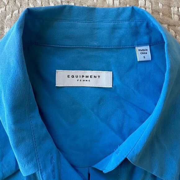 Equipment 100% Silk Button Up Blouse in Electric Blue Size S - Picture 4 of 6